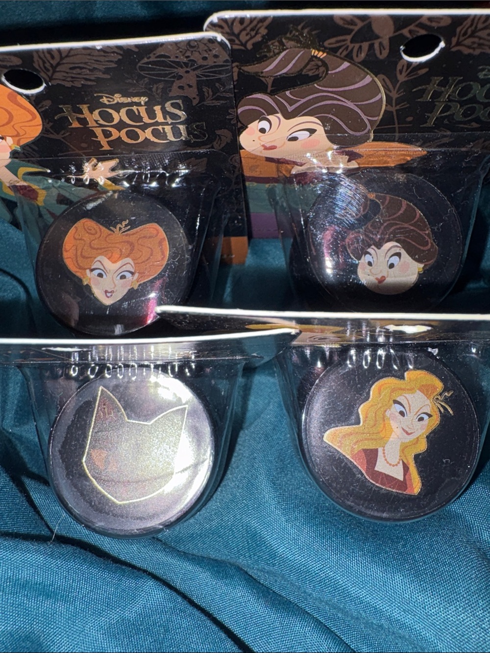 Disney Hocus Pocus Black Cauldron Lip Balm Set w/ faces on lids - Picture 10 of 11